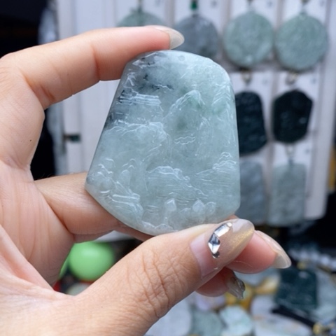 翡翠颈饰未镶嵌翡翠