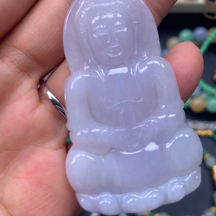 翡翠未镶嵌颈饰观音