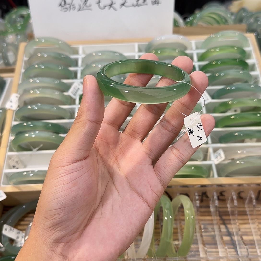 玛瑙/玉髓未镶嵌手镯圈口56.1