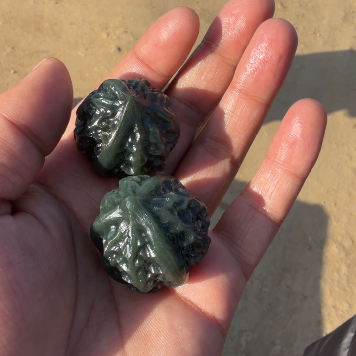 和田玉未镶嵌颈饰定制