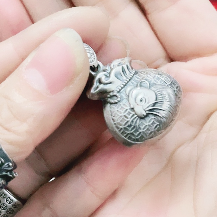 摸***~吊坠足银999生肖老鼠福袋小号