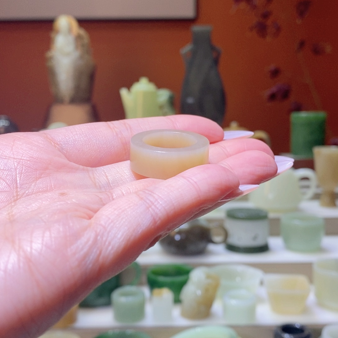 未镶嵌和田玉把件哈**事和田玉糖戒环