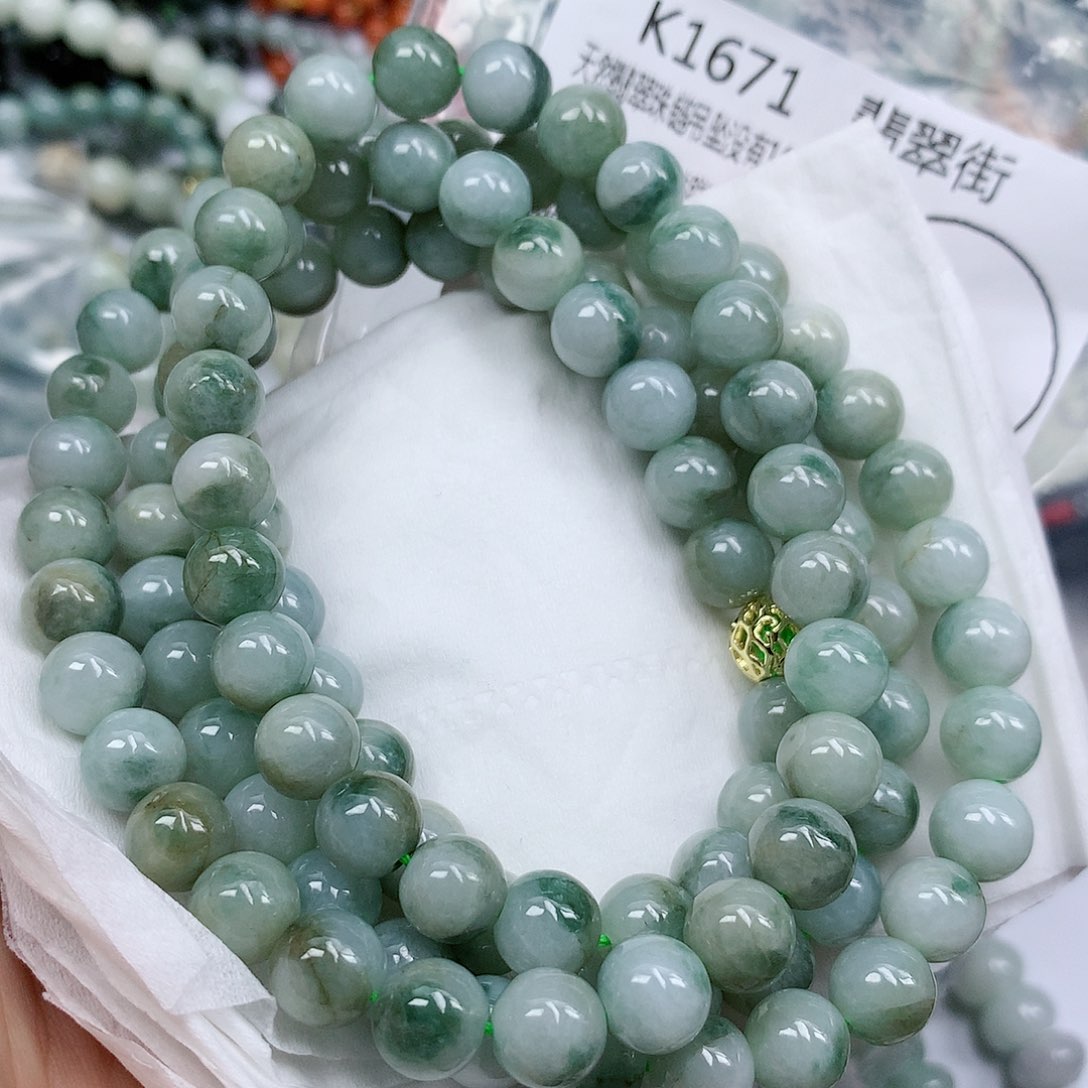 翡翠颈饰未镶嵌手串