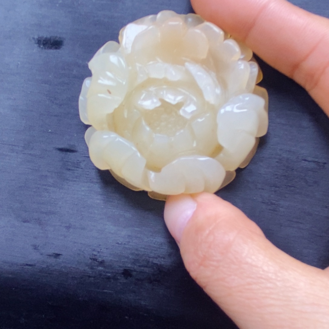 石英质玉（黄龙玉）颈饰未镶嵌