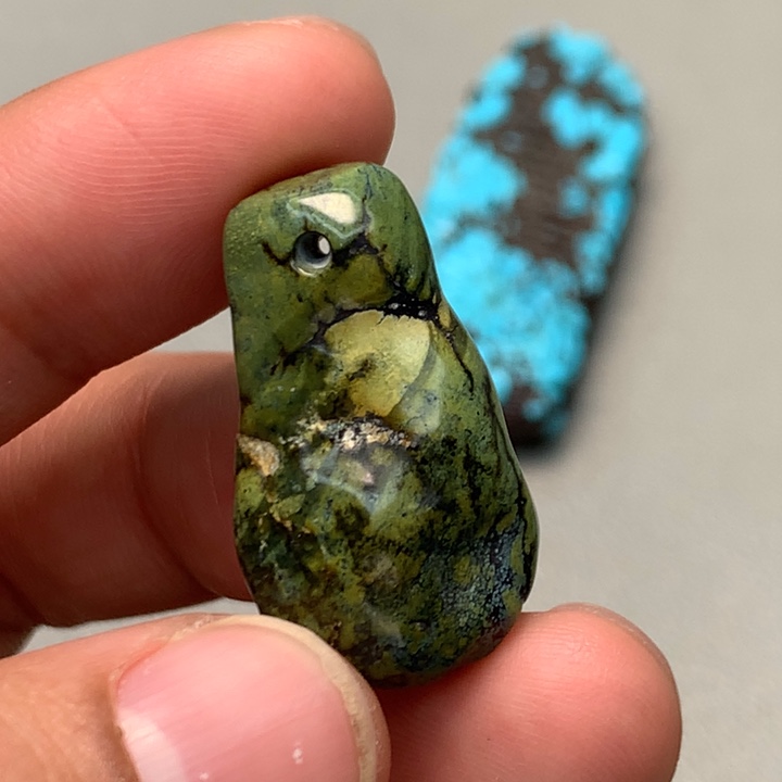 绿松石未镶嵌颈饰