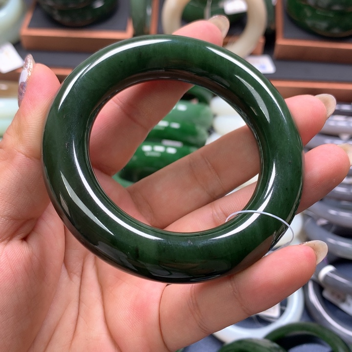 【闪购商品】未镶嵌手镯和田玉（碧玉）