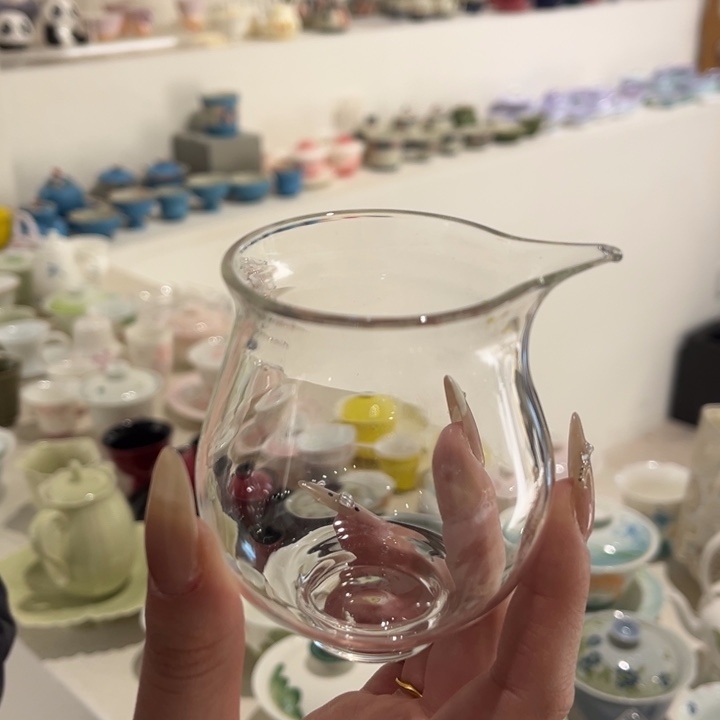 公道杯。                        