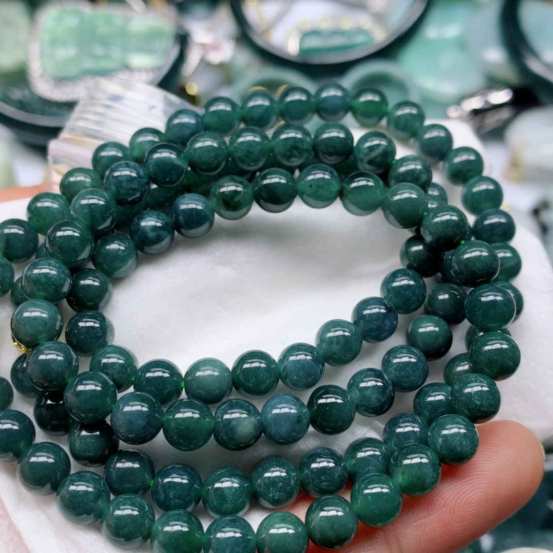 翡翠颈饰未镶嵌手串