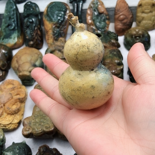 岫岩河磨玉（透闪石质玉）把件未镶嵌