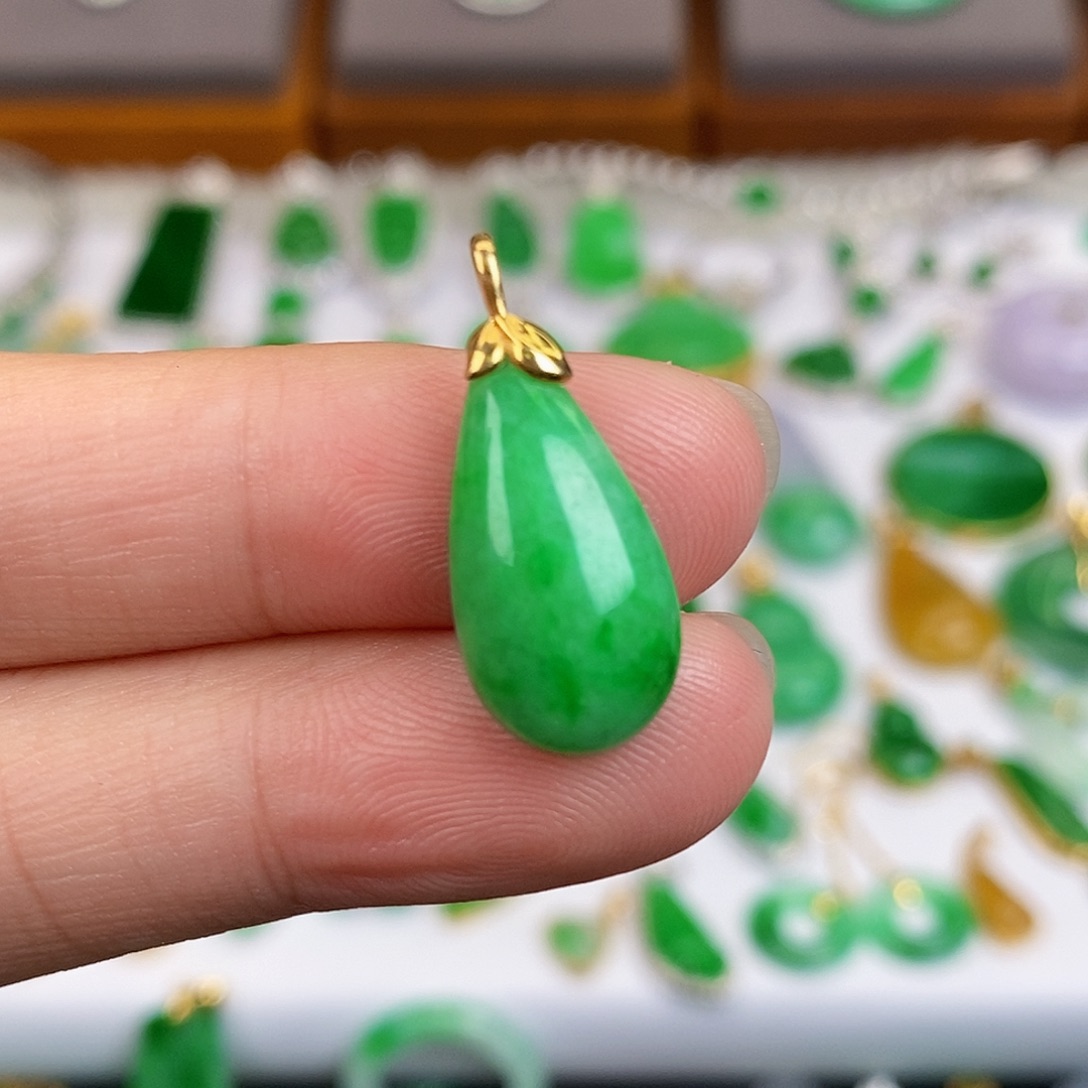 吊坠(不含链)18K金镶嵌翡翠