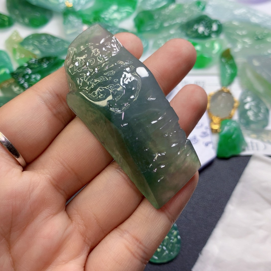 【闪购商品】翡翠吊坠(不含链)未镶嵌黄**芙