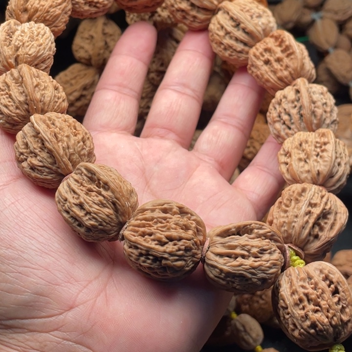 文玩核桃吊坠名****店4楼子