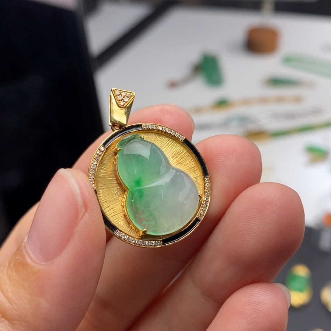 定制翡翠18K金镶嵌葫芦
