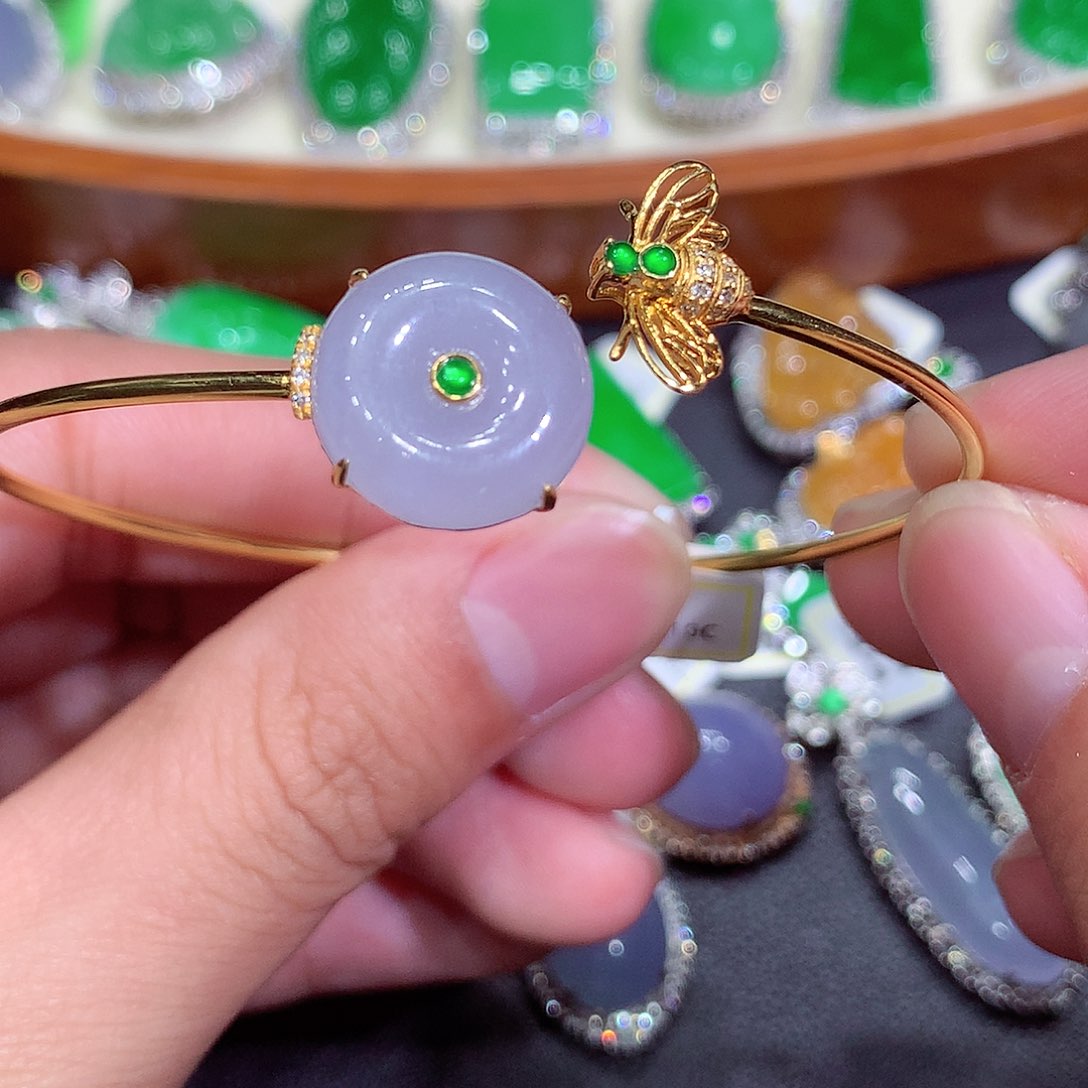 翡翠吊坠(不含链)18K金镶嵌