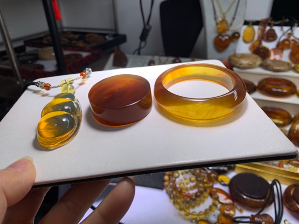 天然缅甸琥珀手镯