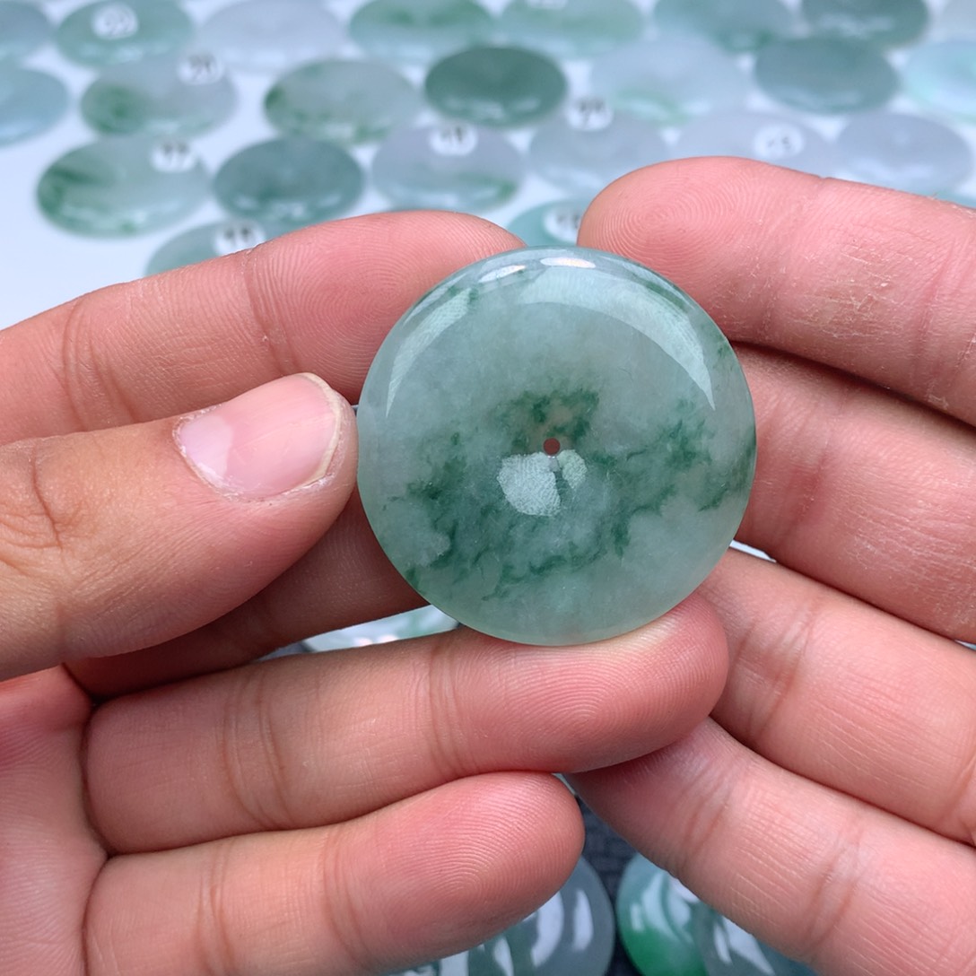 翡翠颈饰未镶嵌薷*缅甸天然A货翡翠