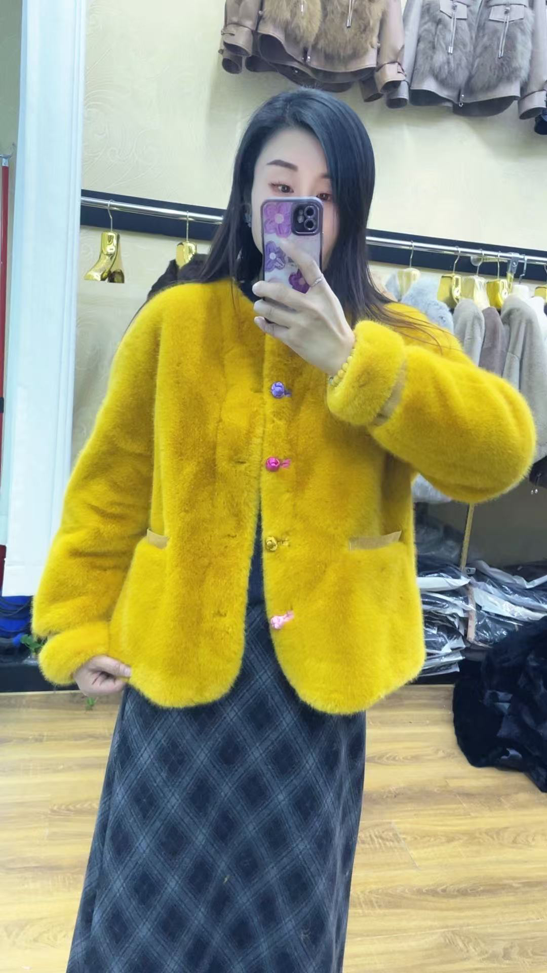 七彩扣小香风女装外套气质轻奢秋冬时尚短款潮流国风休闲百搭