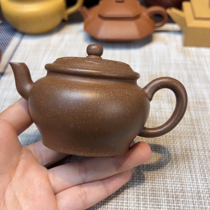 茶壶紫砂隐庐，容量150毫升，全手工