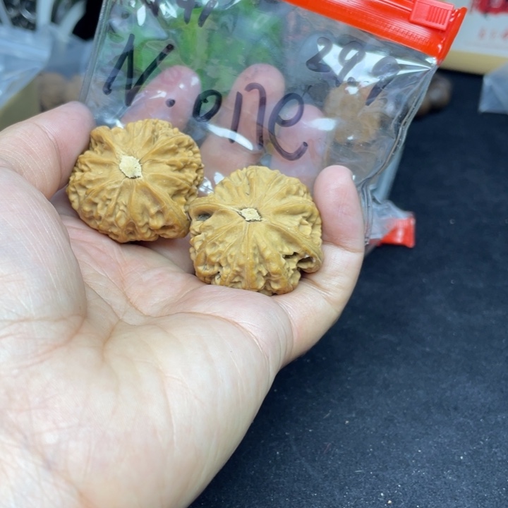 文玩核桃吊坠N***e宫灯