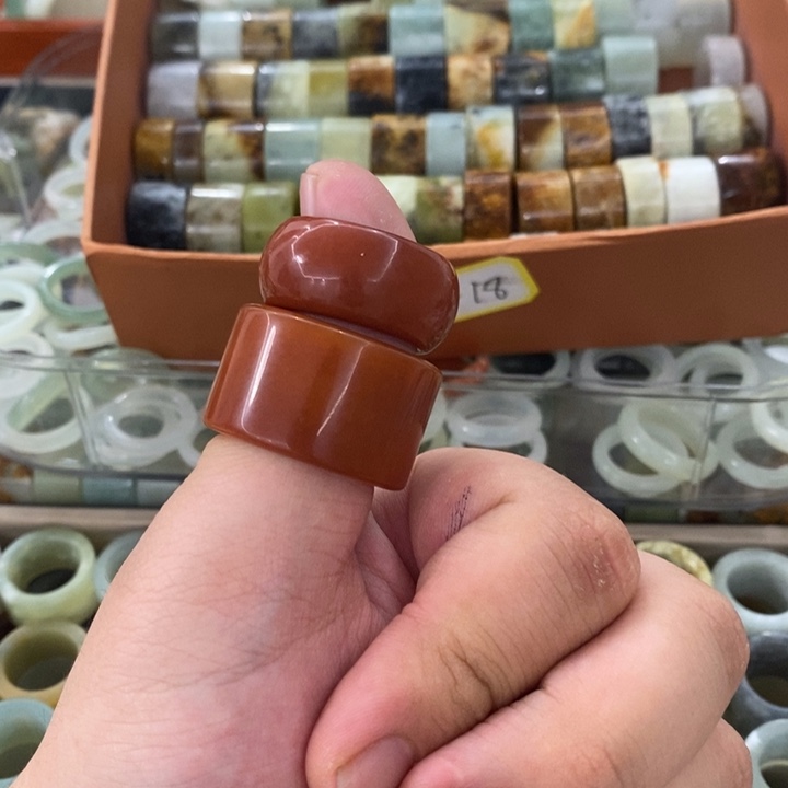 黄****蛇纹石玉未镶嵌戒指