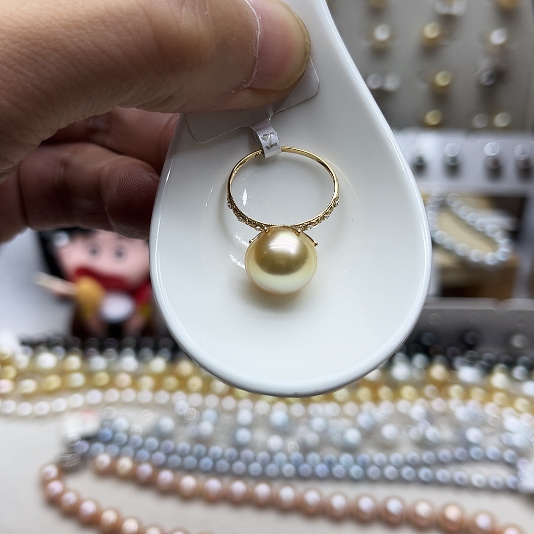 18K金镶嵌戒指海水珍珠