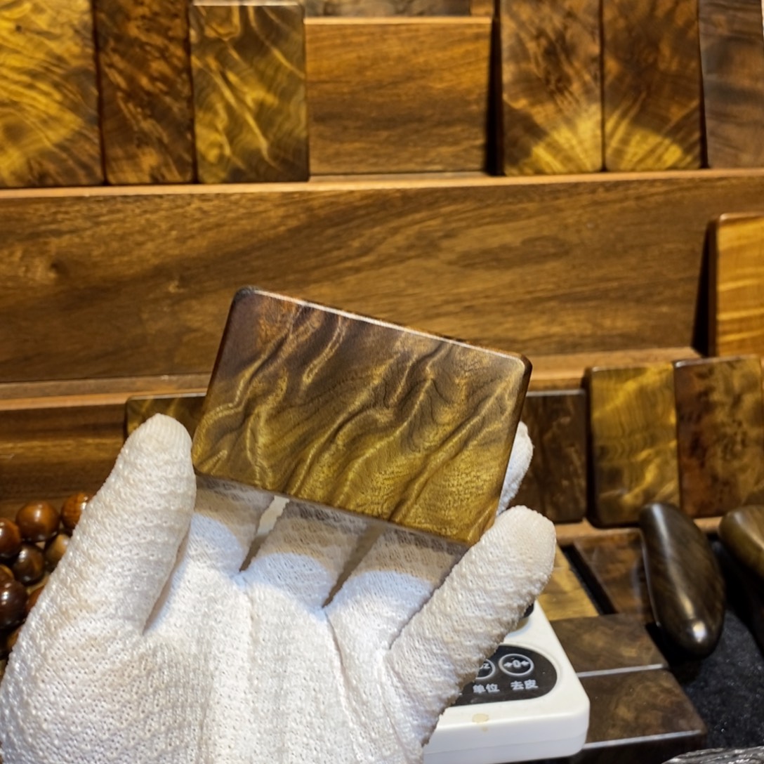 百***行阴沉木阴沉金丝楠木无事牌