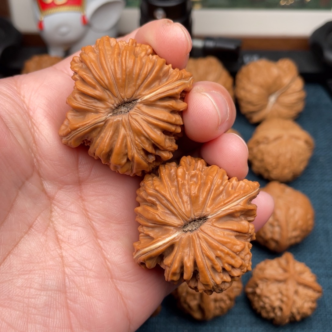 文玩核桃把件全品汉高楼43