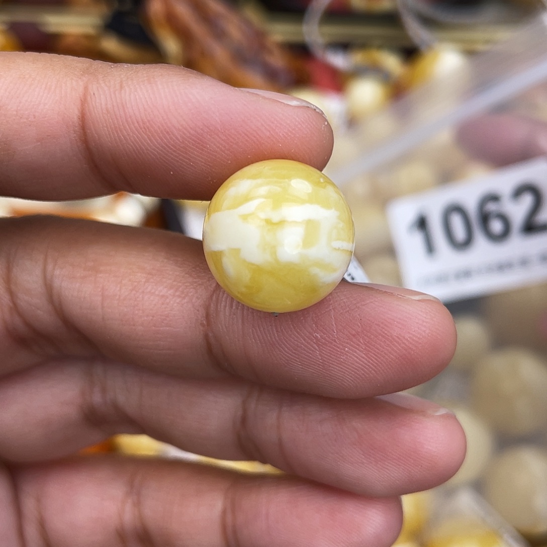 蜜蜡未镶嵌珠宝奇石16.1