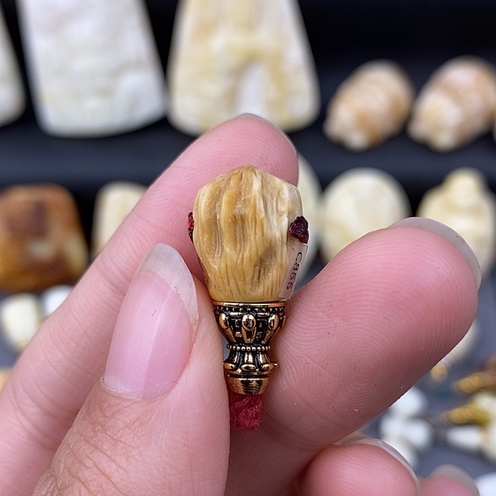 琥珀未镶嵌裸石11微瑕三通c855