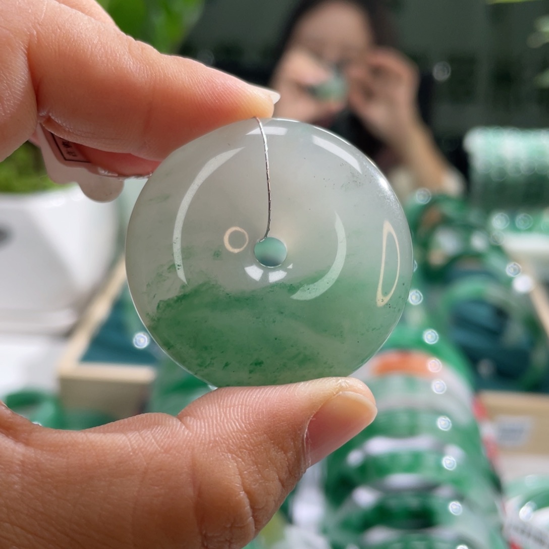 石英质玉颈饰未镶嵌