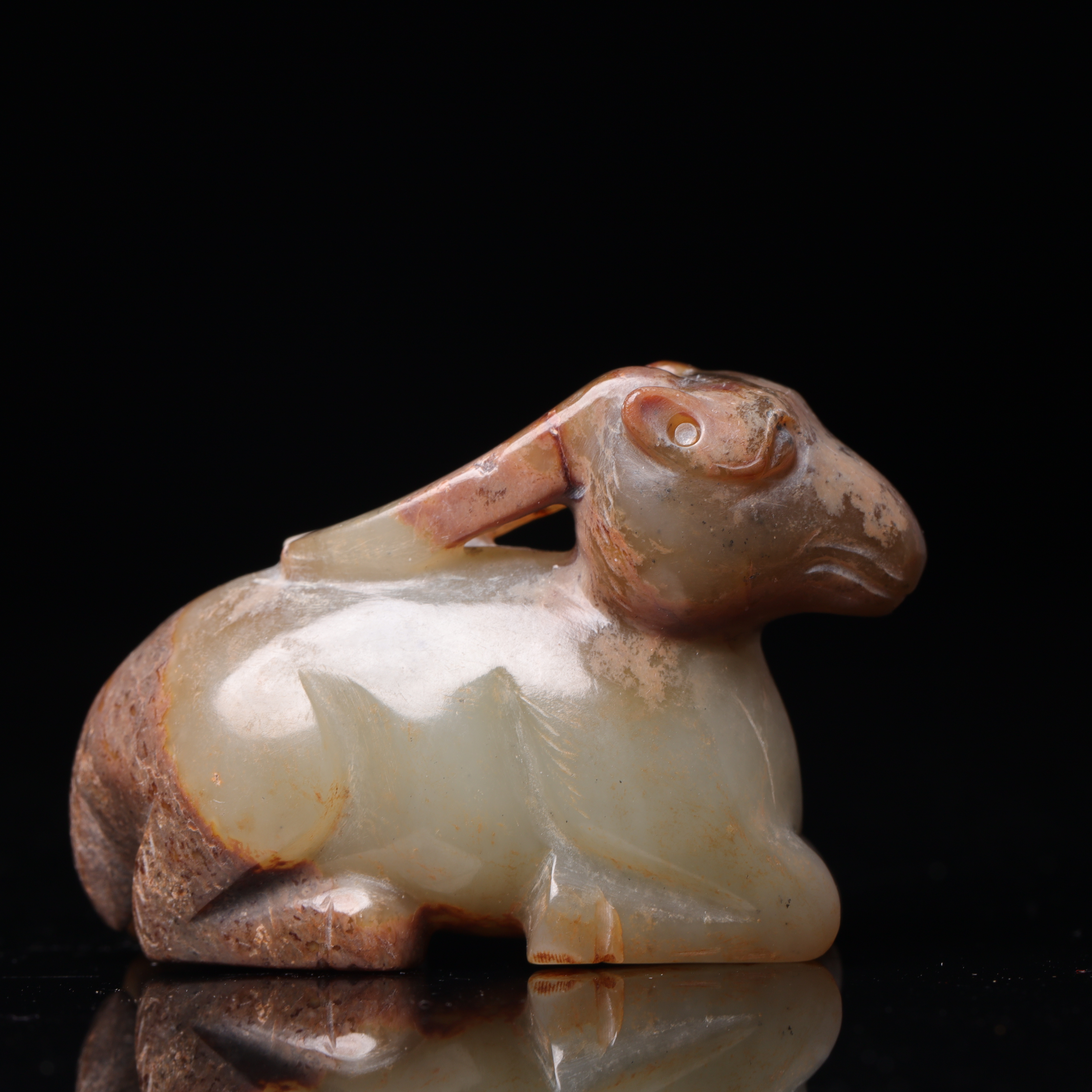 明代和田玉卧羊花件