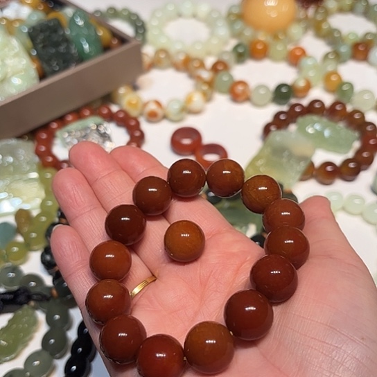 要***得蛇纹石玉未镶嵌手串