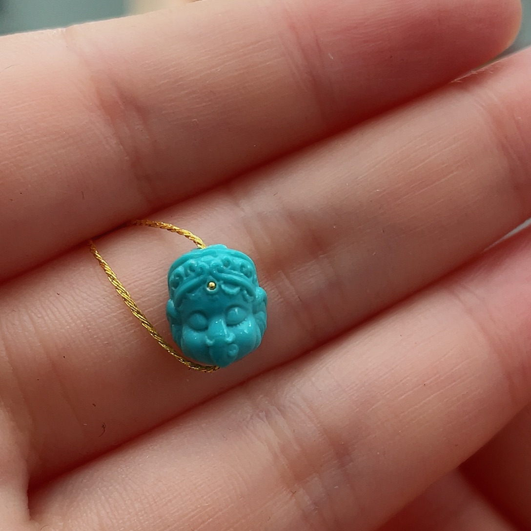 绿松石颈饰未镶嵌