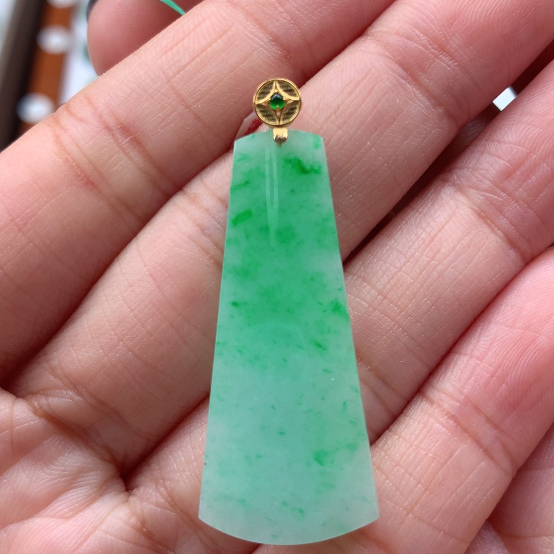翡翠吊坠(不含链)18K金镶嵌无事牌