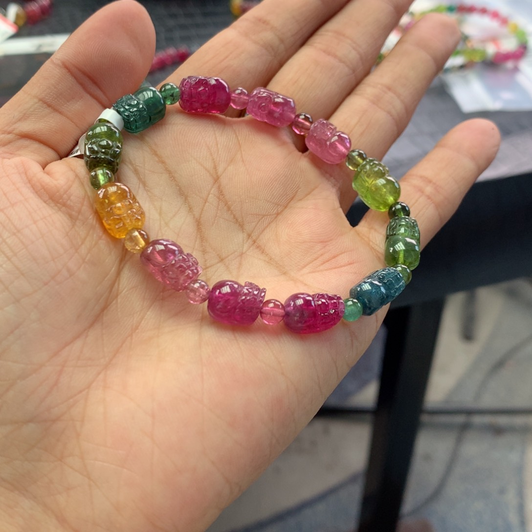 碧玺手链未镶嵌       7.6mm。    