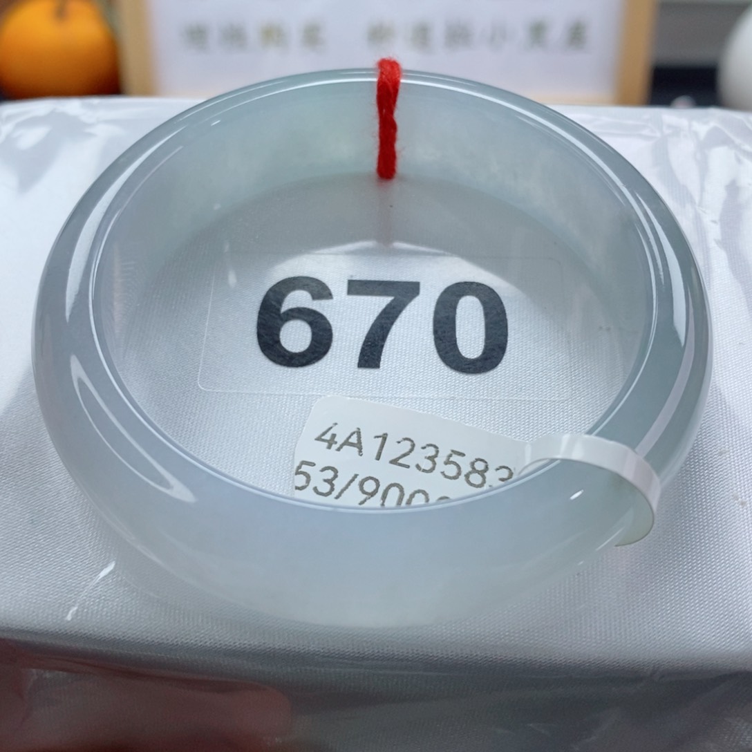 翡翠手镯未镶嵌?天然A货翡翠手镯