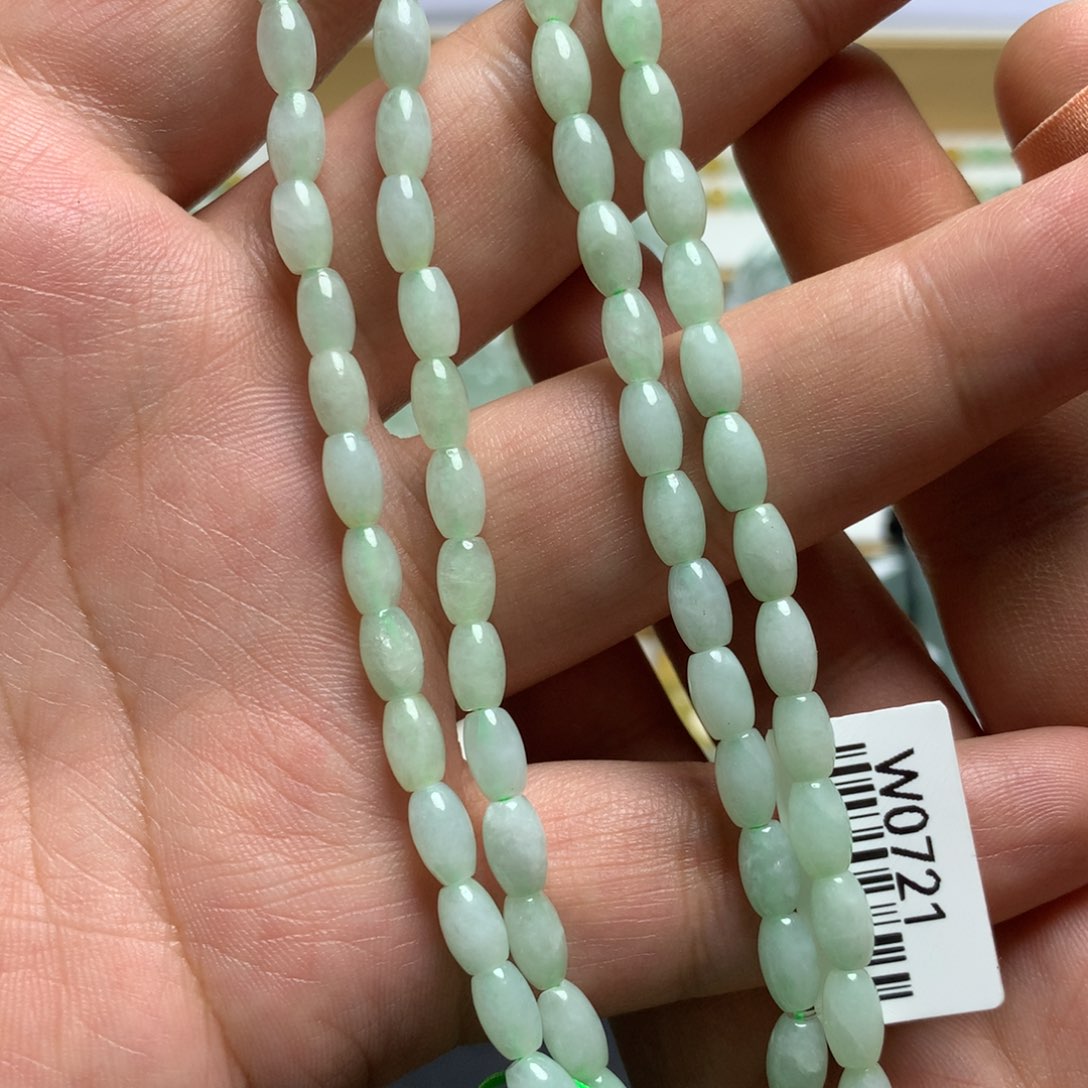 翡翠颈饰未镶嵌小米珠