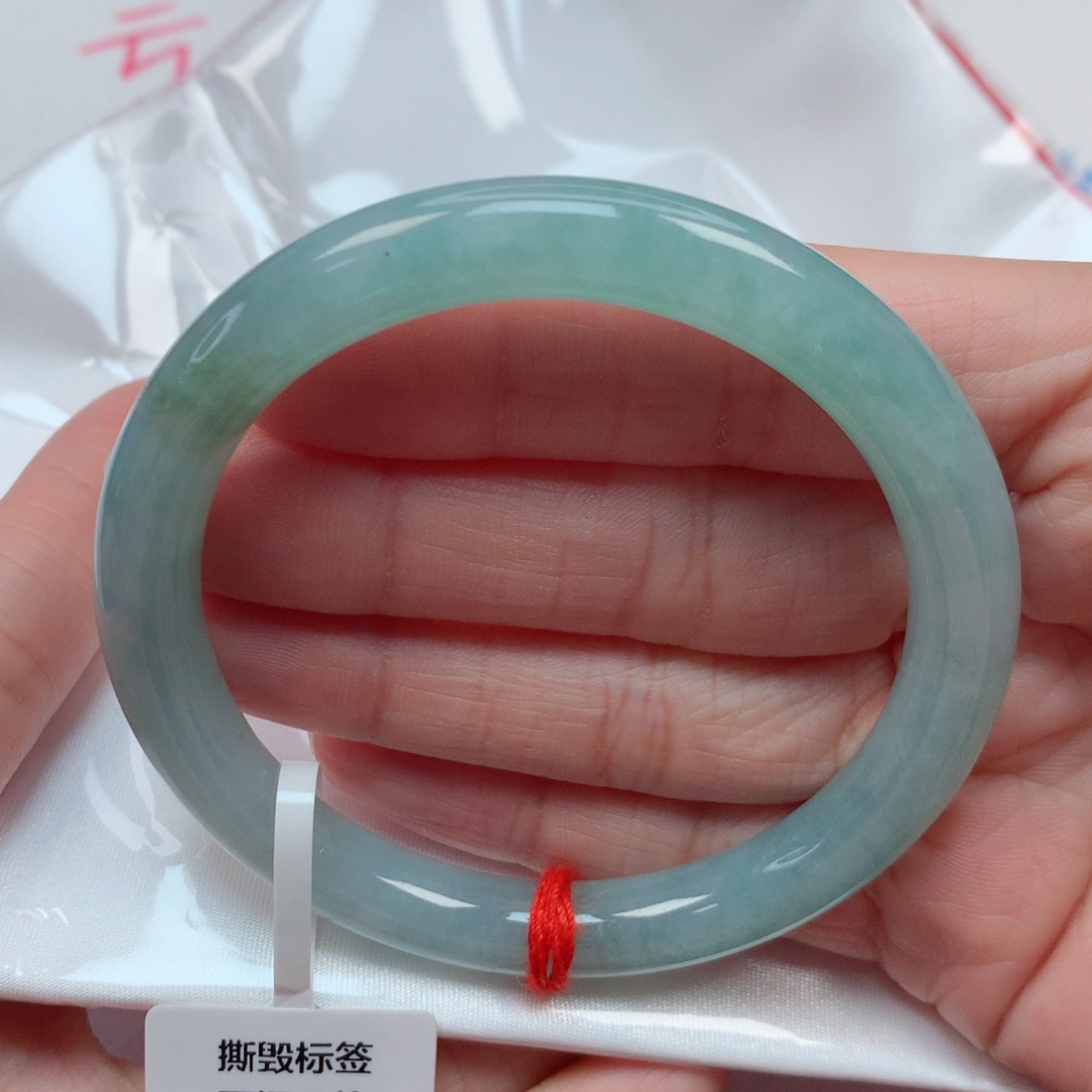 翡翠手镯未镶嵌55.9圆条 晴蓝底