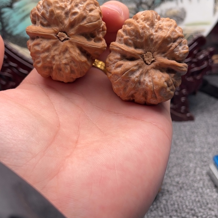 卖***柴核桃蛤蟆头文玩C13