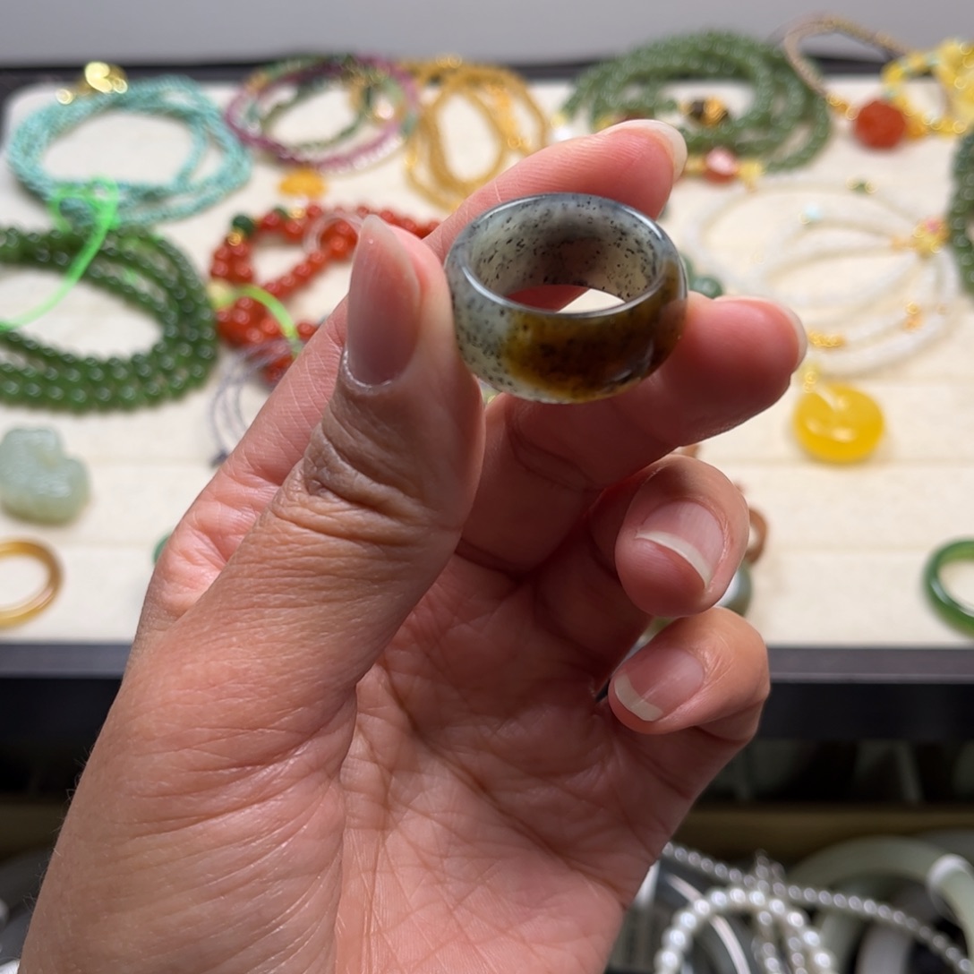 岁***姩和田玉未镶嵌珠宝半成品指环19.8