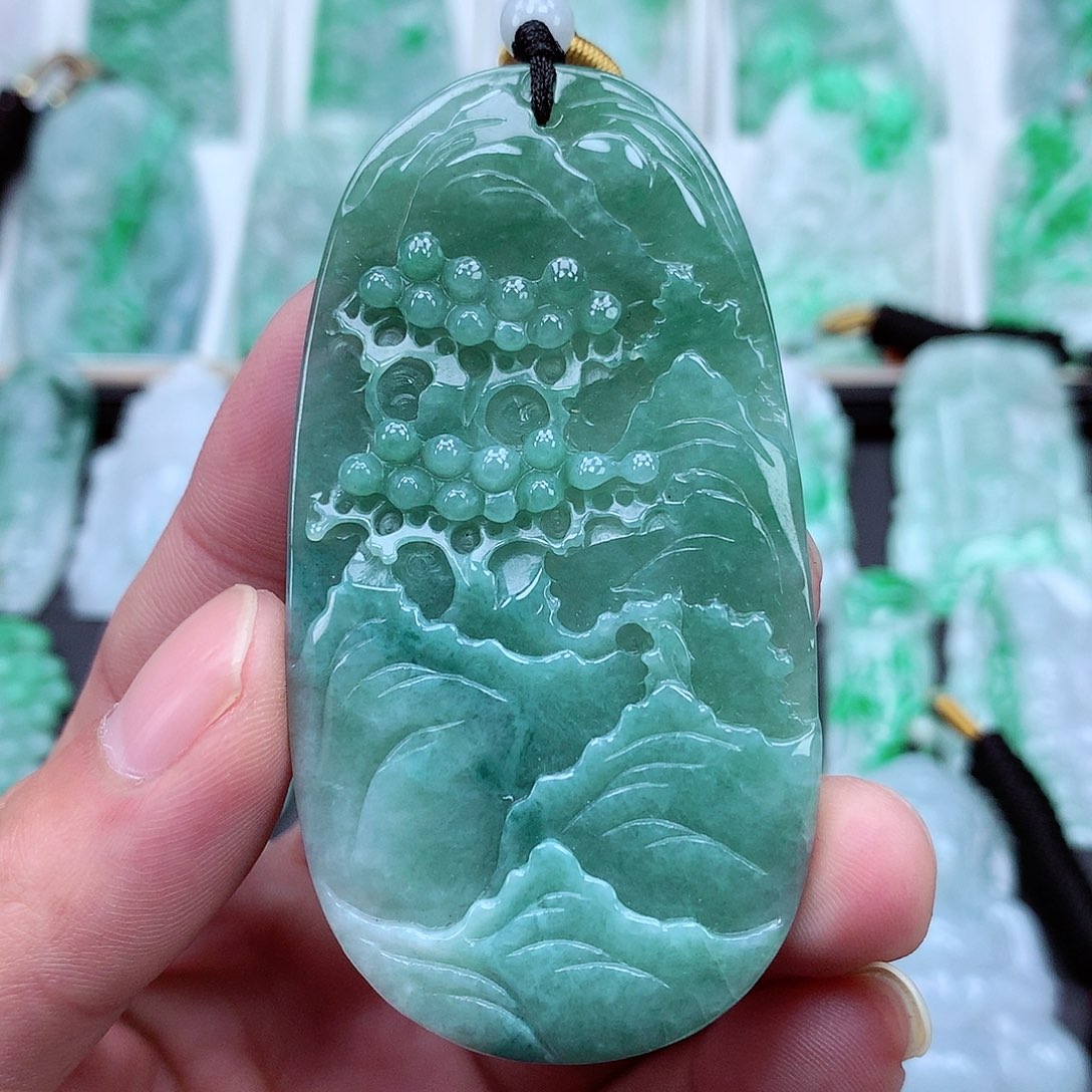 翡翠颈饰未镶嵌翡翠吊坠