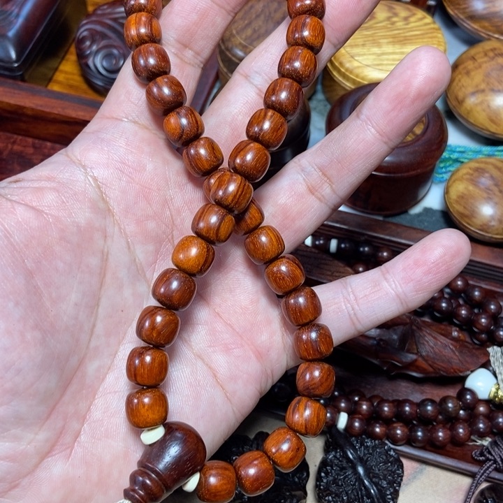 檀香紫檀（小叶紫檀）用****436颗手持