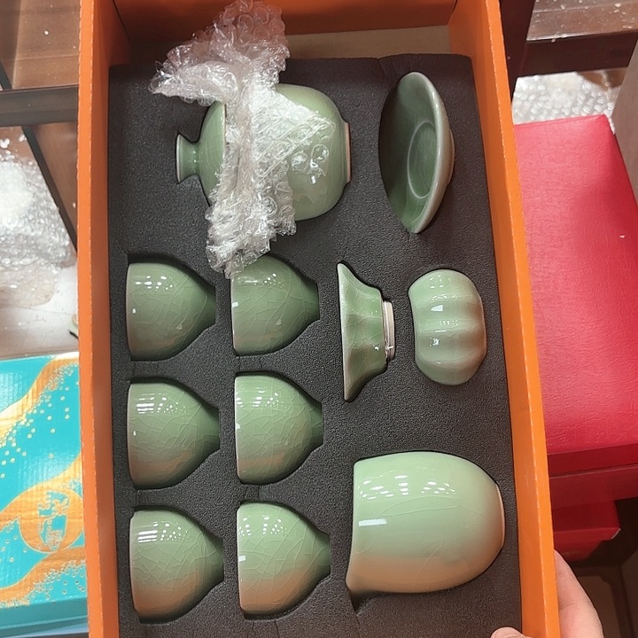 孤品茶具套装等。