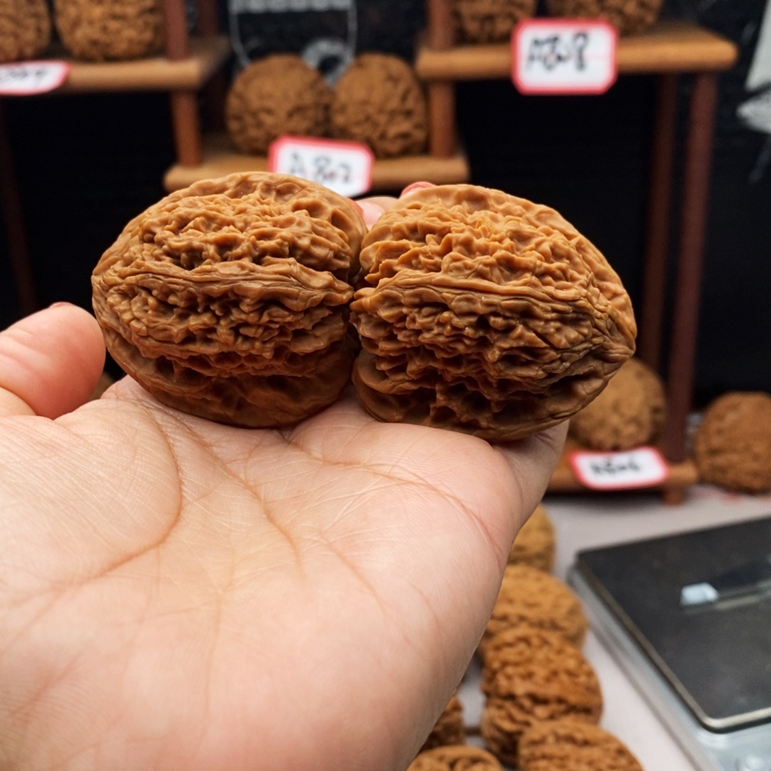 文玩核桃吊坠南疆左2