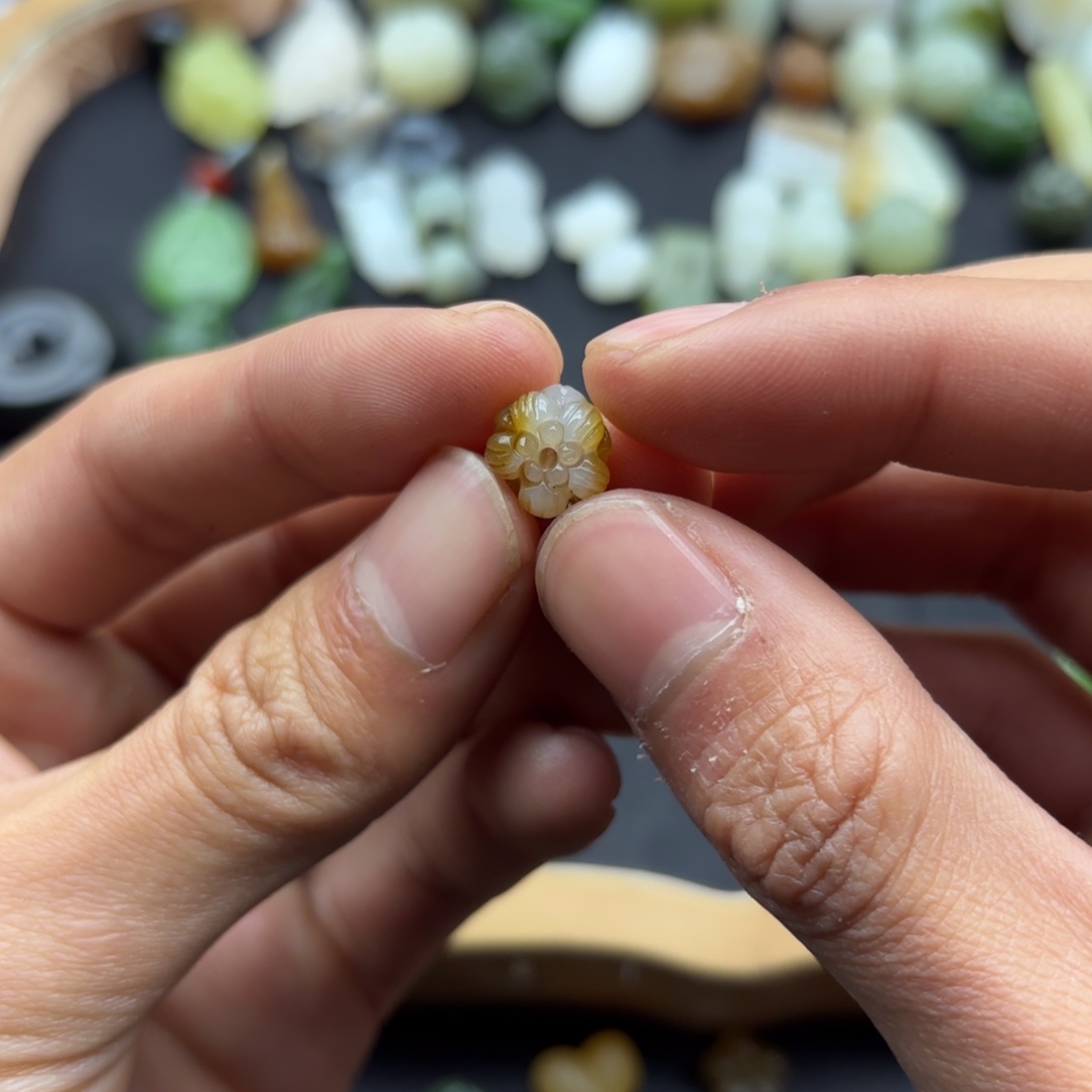 清***C和田玉未镶嵌颈饰