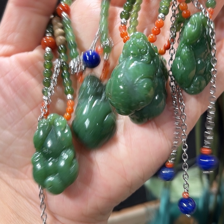 颈饰未镶嵌和田玉