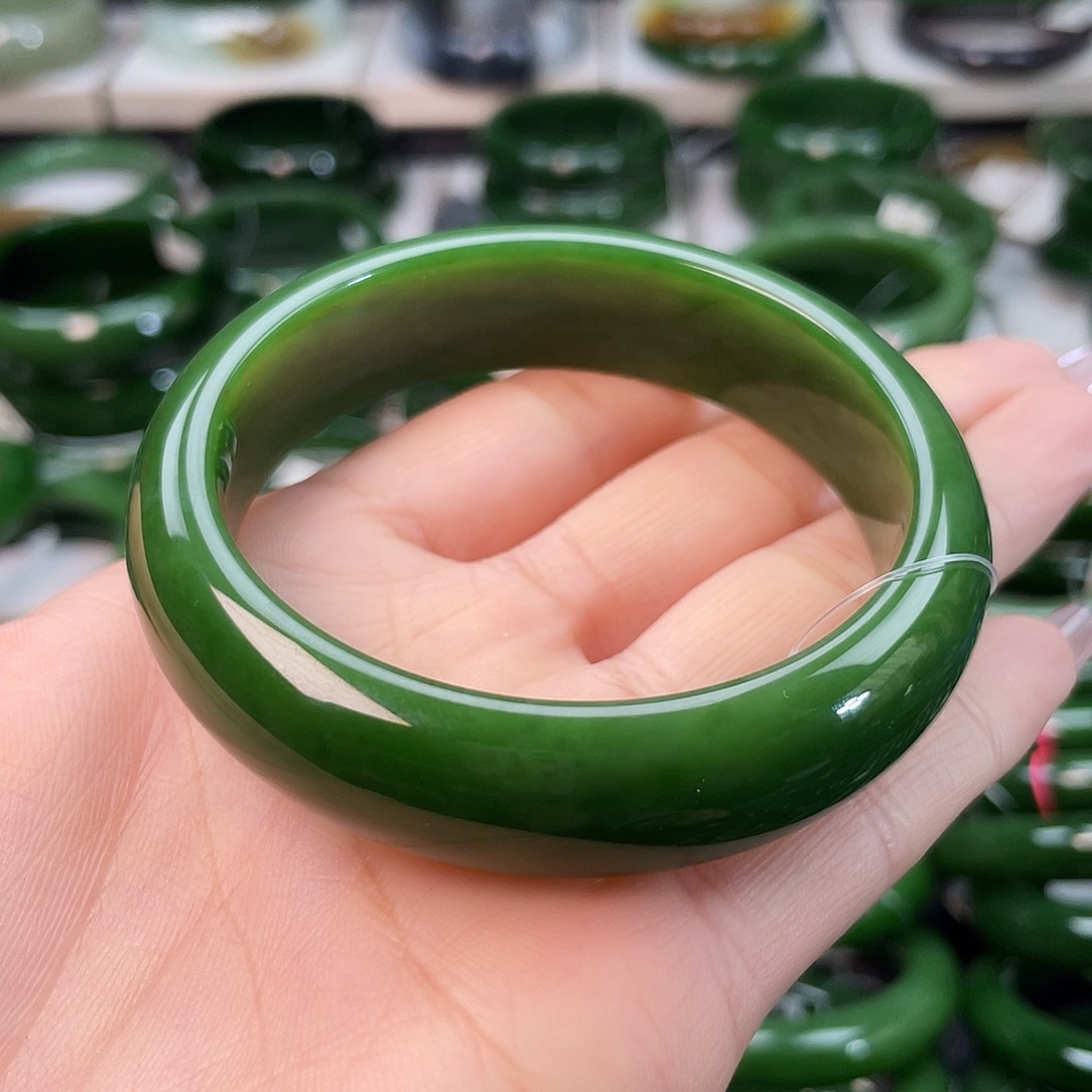 和田玉（碧玉）手镯未镶嵌