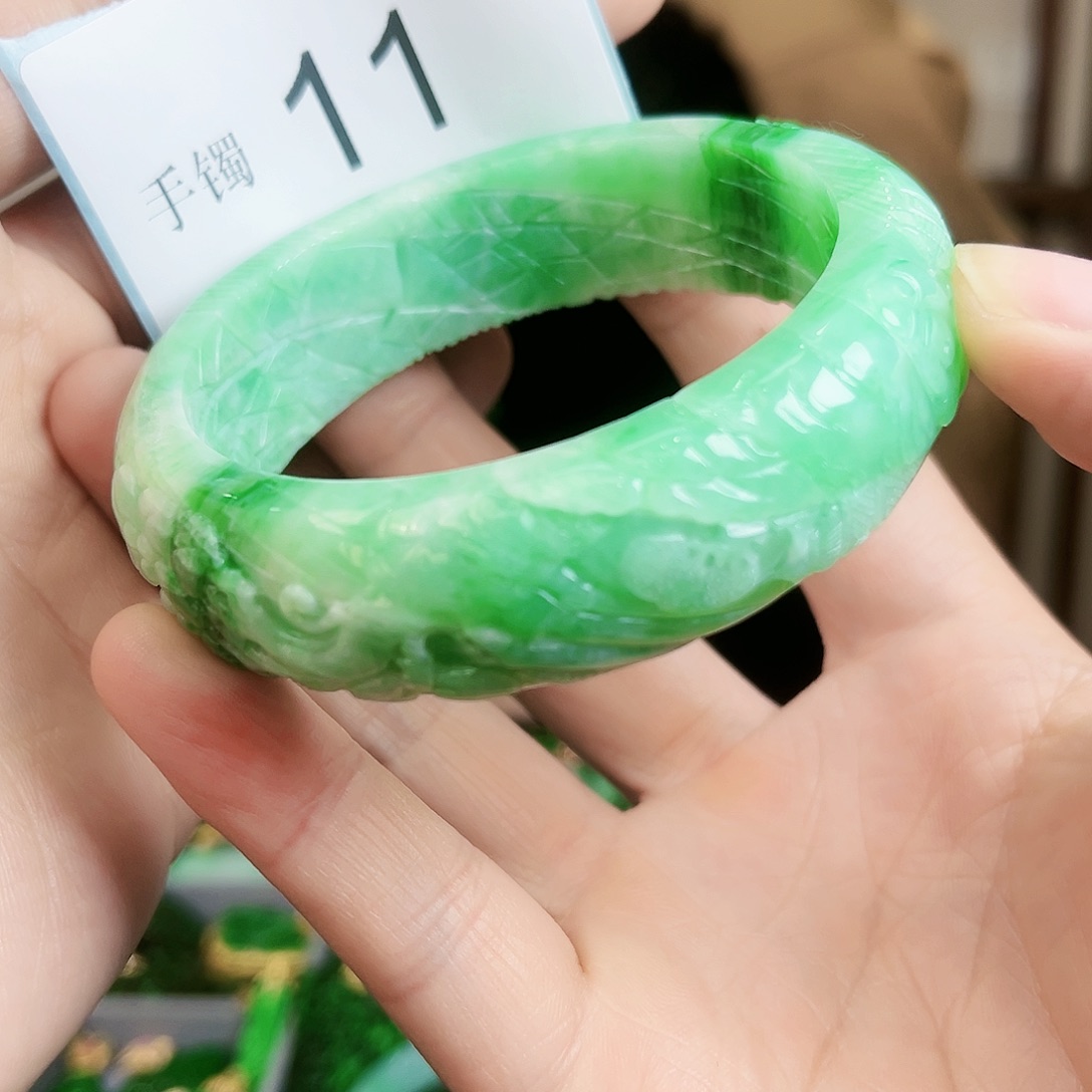 翡翠手镯未镶嵌手镯61.5