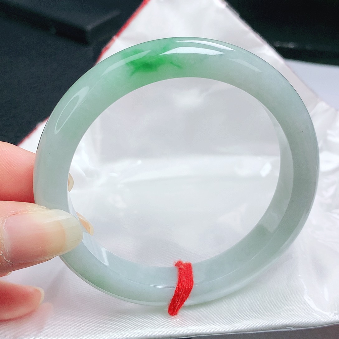 翡翠手镯未镶嵌正
