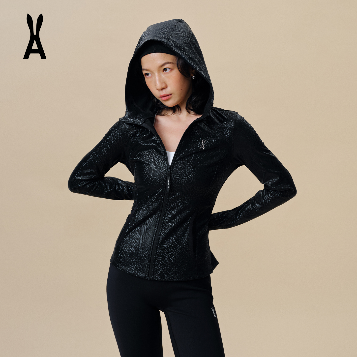 anodeto亮闪闪银狐绒修身外套【单件连帽】后背弧线风琴｜视觉显腰身